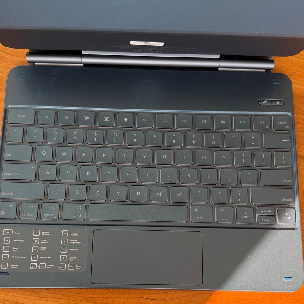 Typecase Edge Keyboard Case - Picture 4 of 9